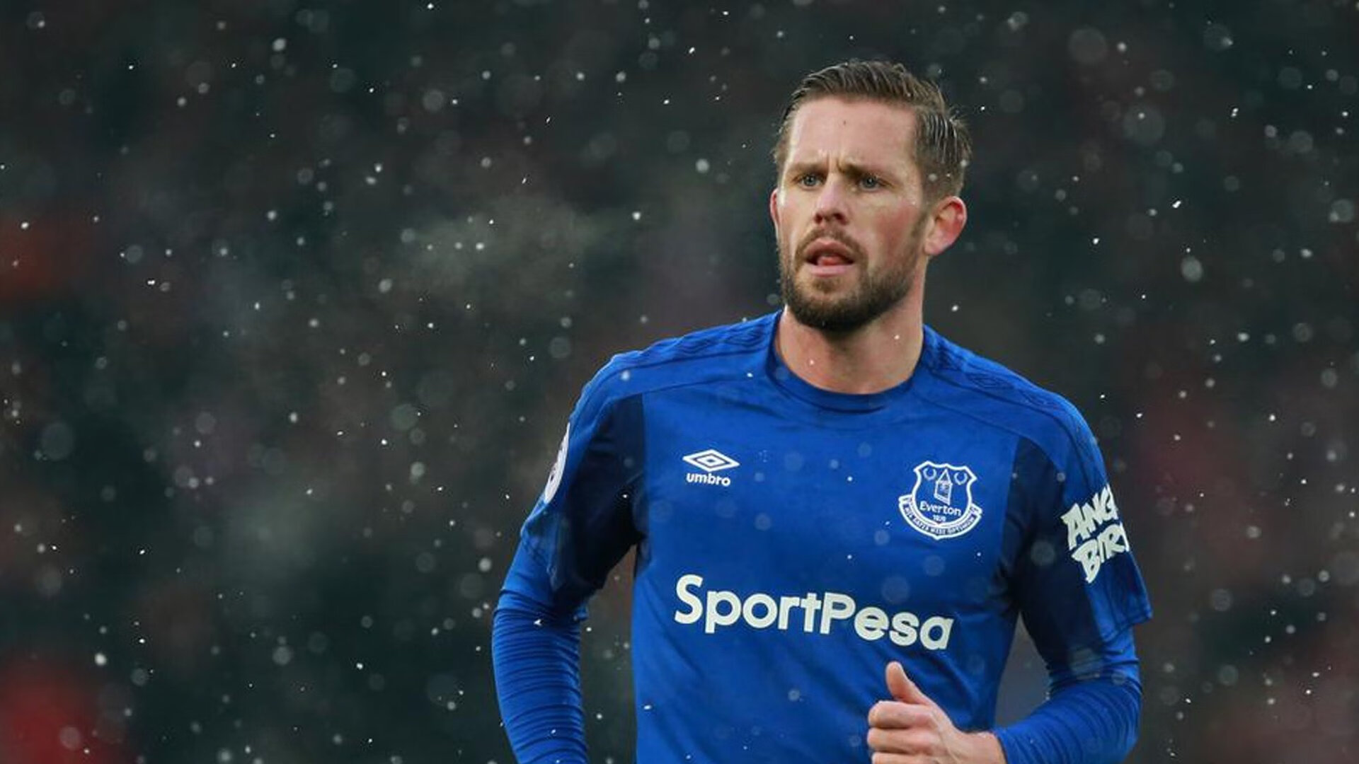 十人热刺4-0哥本哈根 范德芬全场奔袭一条龙，热刺一哥是谁