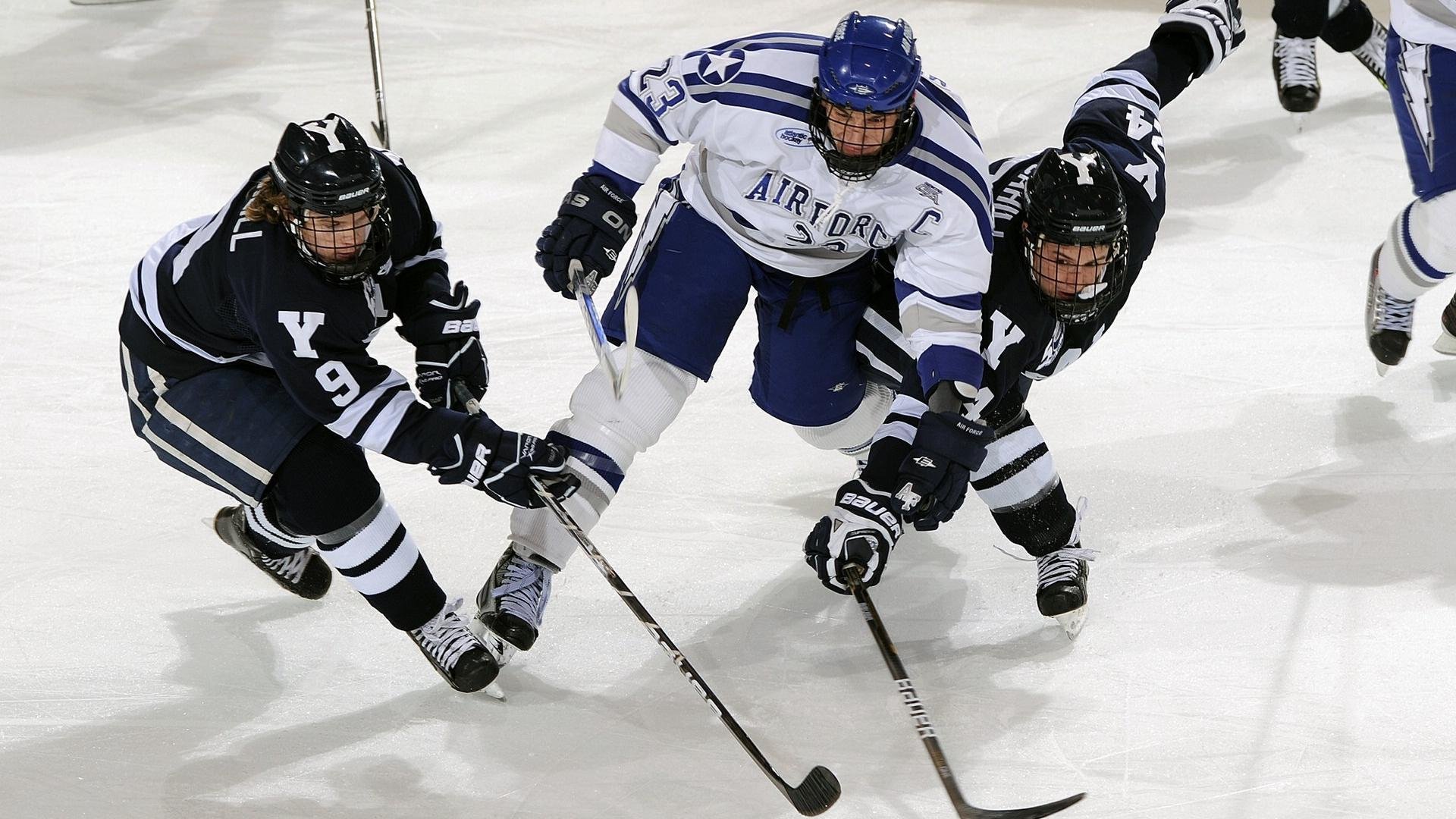 爱游戏体育官网-西甲球队通过视觉刺激频率训练优化防守决策反应时间